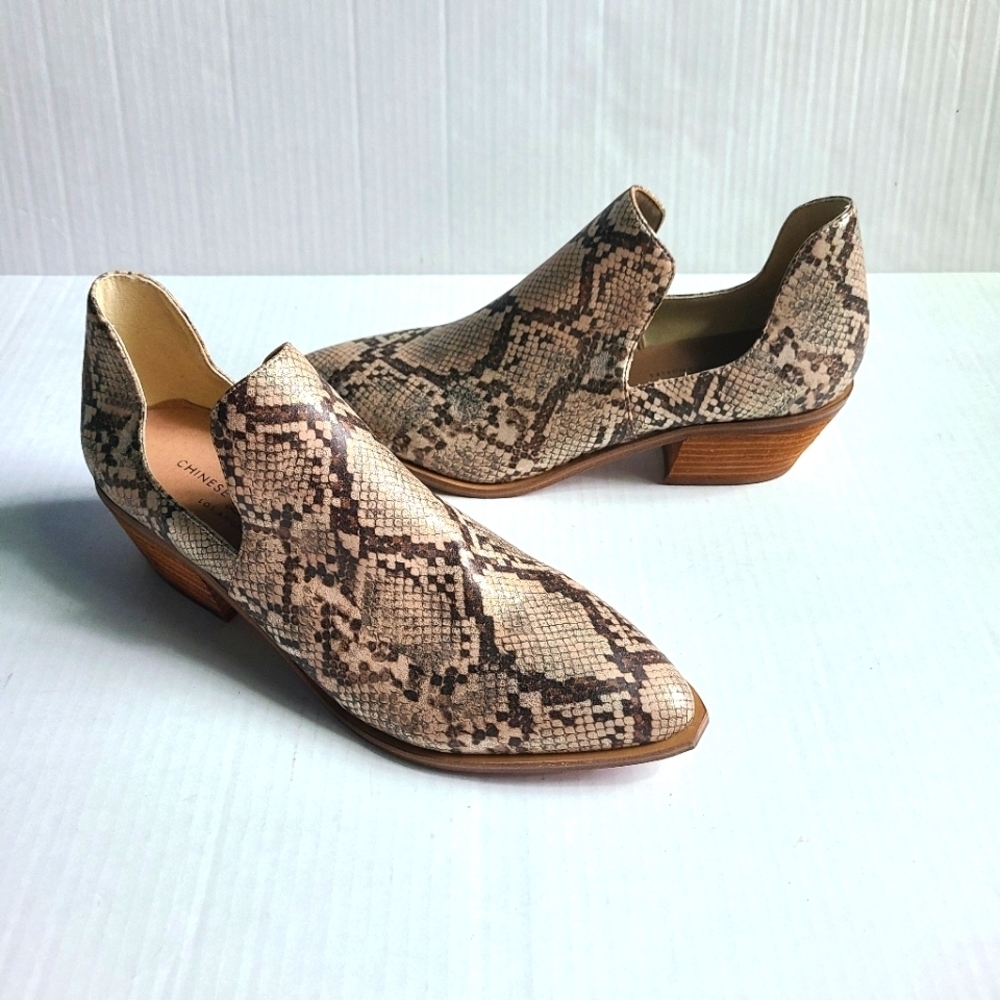 NWOT CHINESE LAUNDRY mali cream snake ankle boots